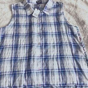 NWT Threadz button up sleeveless blouse size L